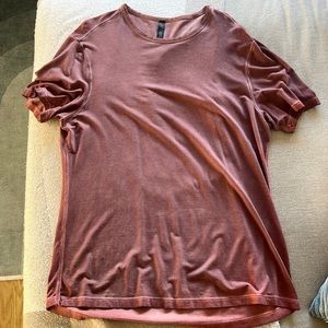 Lululemon 5 year tee - red blend - large - no stains/ damages